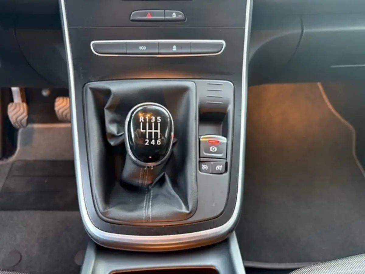 1.2 TCe Zen | Navi | Cruise | Trekhaak | 43.821 km Dealeronderhouden