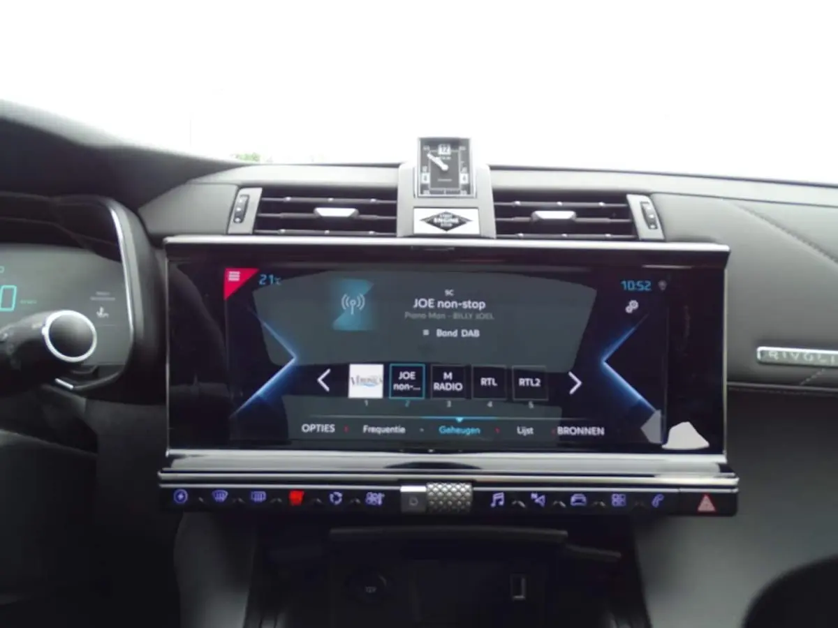 E-TENSE 4X4 PERF. L. Carplay-AircoClim-Pano-Media-