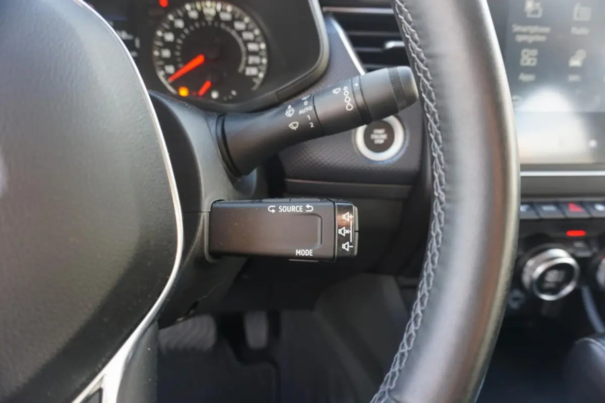 1.3 Mild Hybrid 141 pk INTENS Automaat Camera Carplay LED
