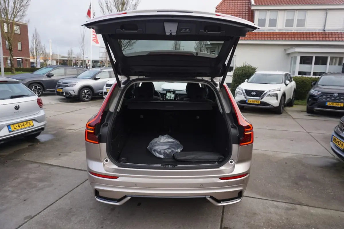 T8 Plug-In Hybrid 455pk Aut AWD Plus Dark Panoramadak El.trekhaak