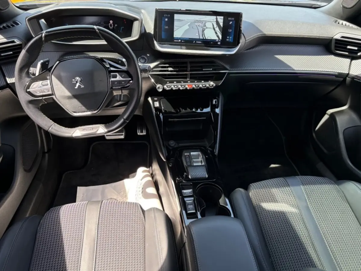 1.2 PURETECH 130PK AUT. GT PANO-DAK NAVI CAMERA CARPLAY AIRCO LMV PDC