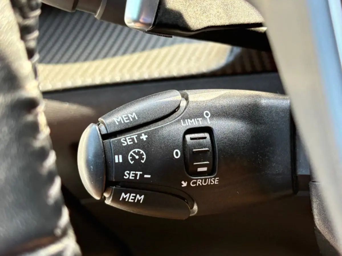 1.2 PURETECH 130PK AUT. ALLURE NAVI CAMERA CARPLAY AIRCO LMV PDC
