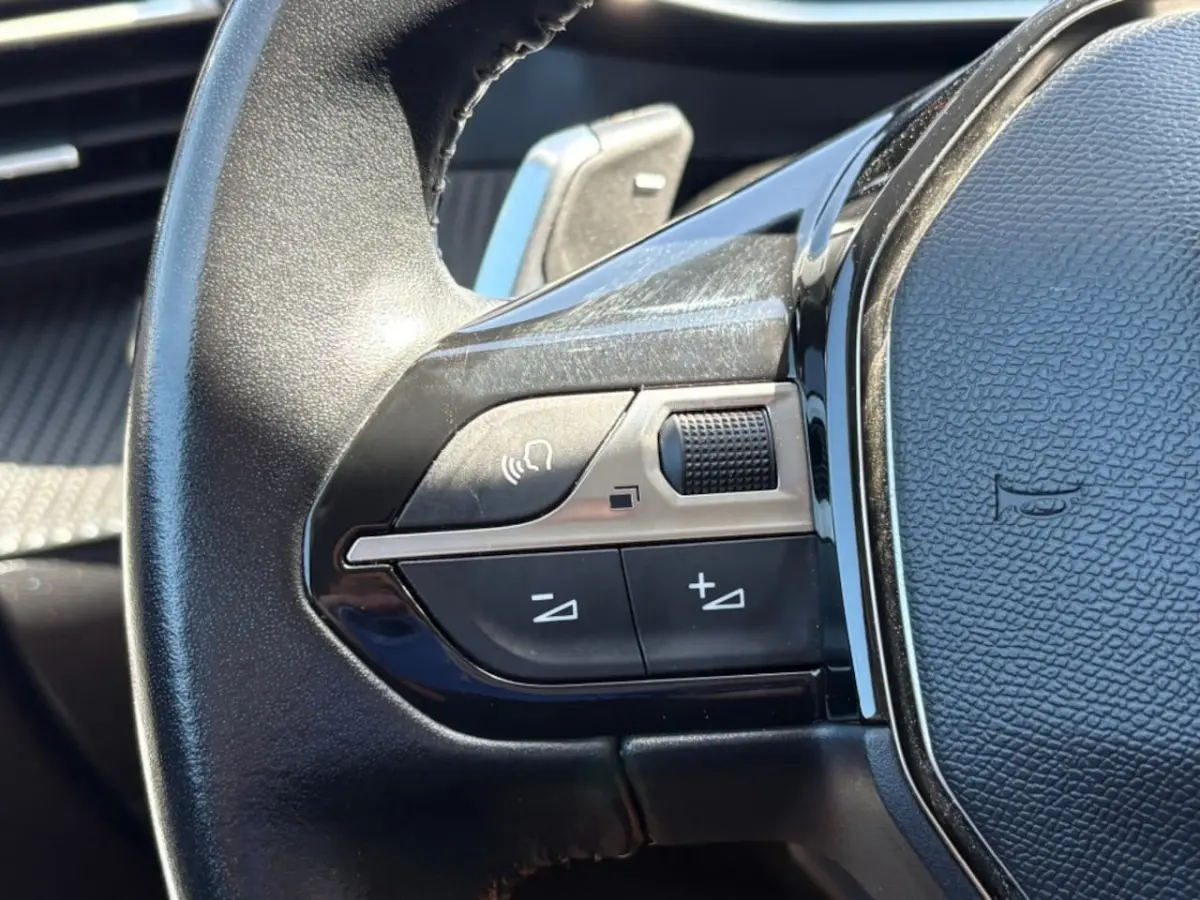 1.2 PURETECH 130PK AUT. ALLURE NAVI CAMERA CARPLAY AIRCO LMV PDC