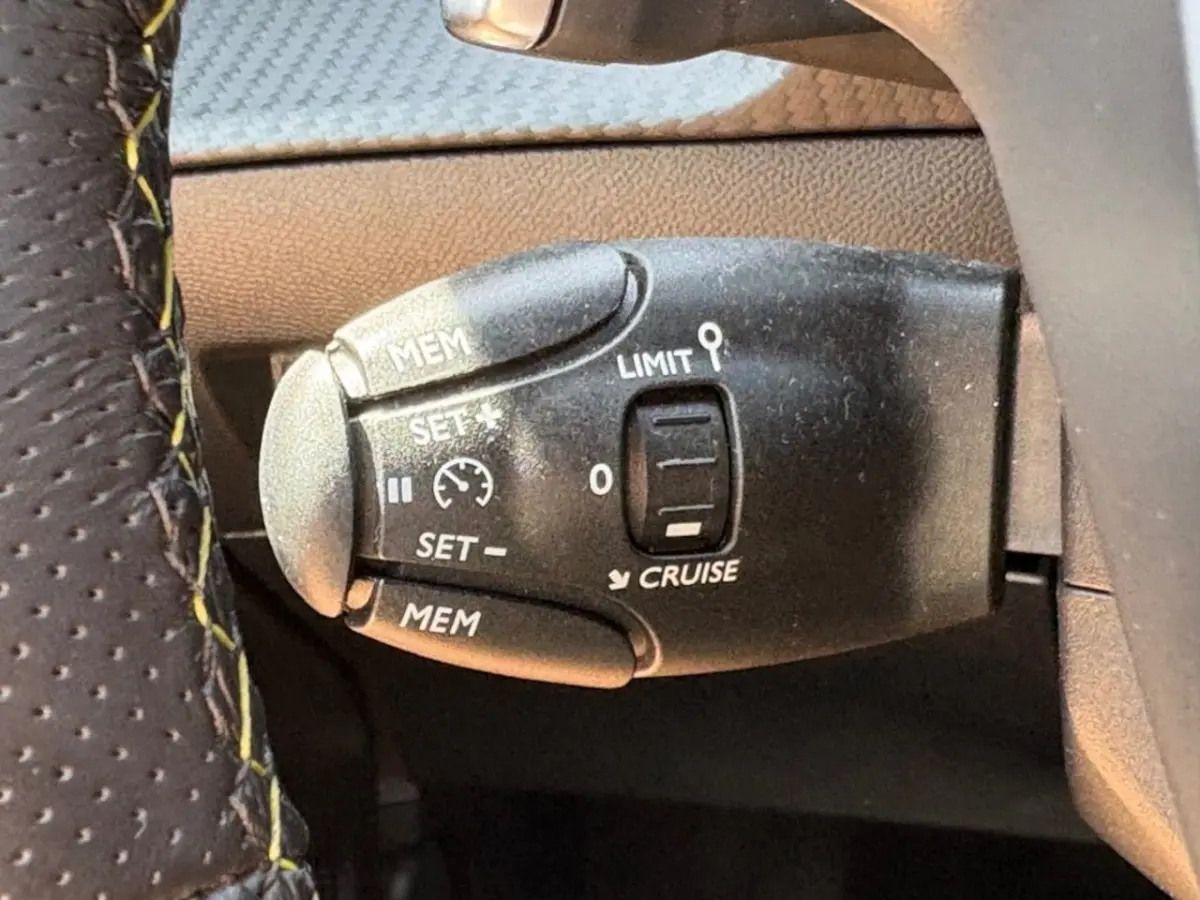 1.2 PURETECH AUT. GT NAVI CAMERA CARPLAY AIRCO LMV PDC