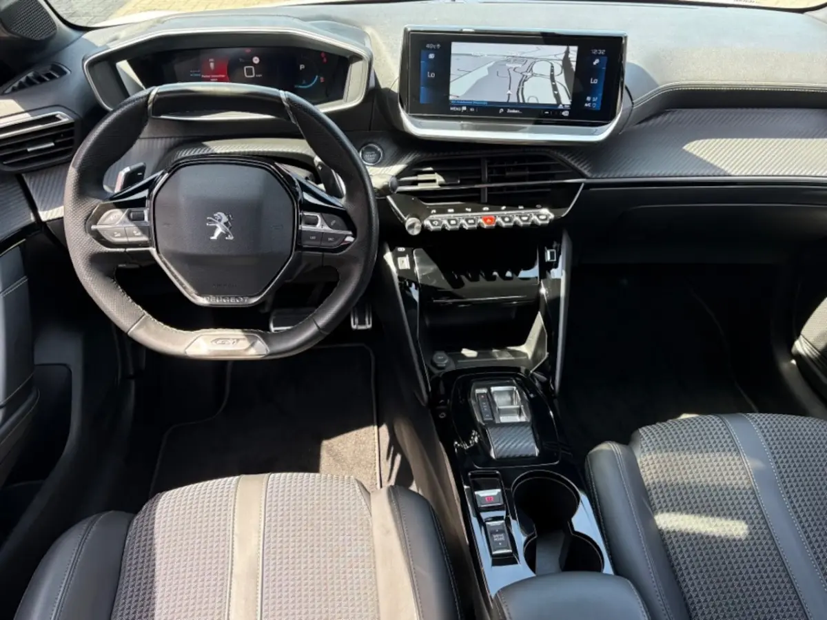 1.2 PURETECH AUT. GT NAVI CAMERA CARPLAY AIRCO LMV PDC