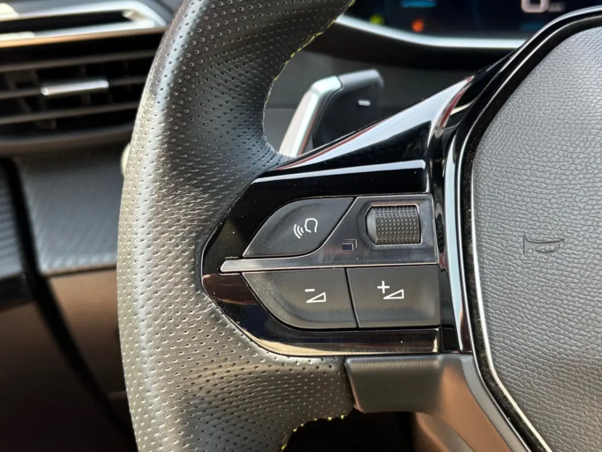 1.2 PURETECH AUT. GT NAVI CAMERA CARPLAY AIRCO LMV PDC