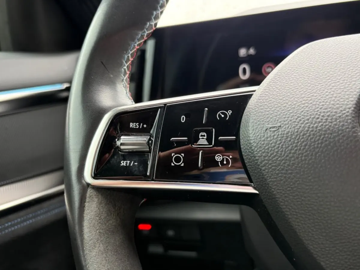 1.2 E-TECH AUT. FULL-HYBRID 200PK ICONIC-ESPRIT-ALPINE LED NAVI CAMERA CARPLAY AIRCO