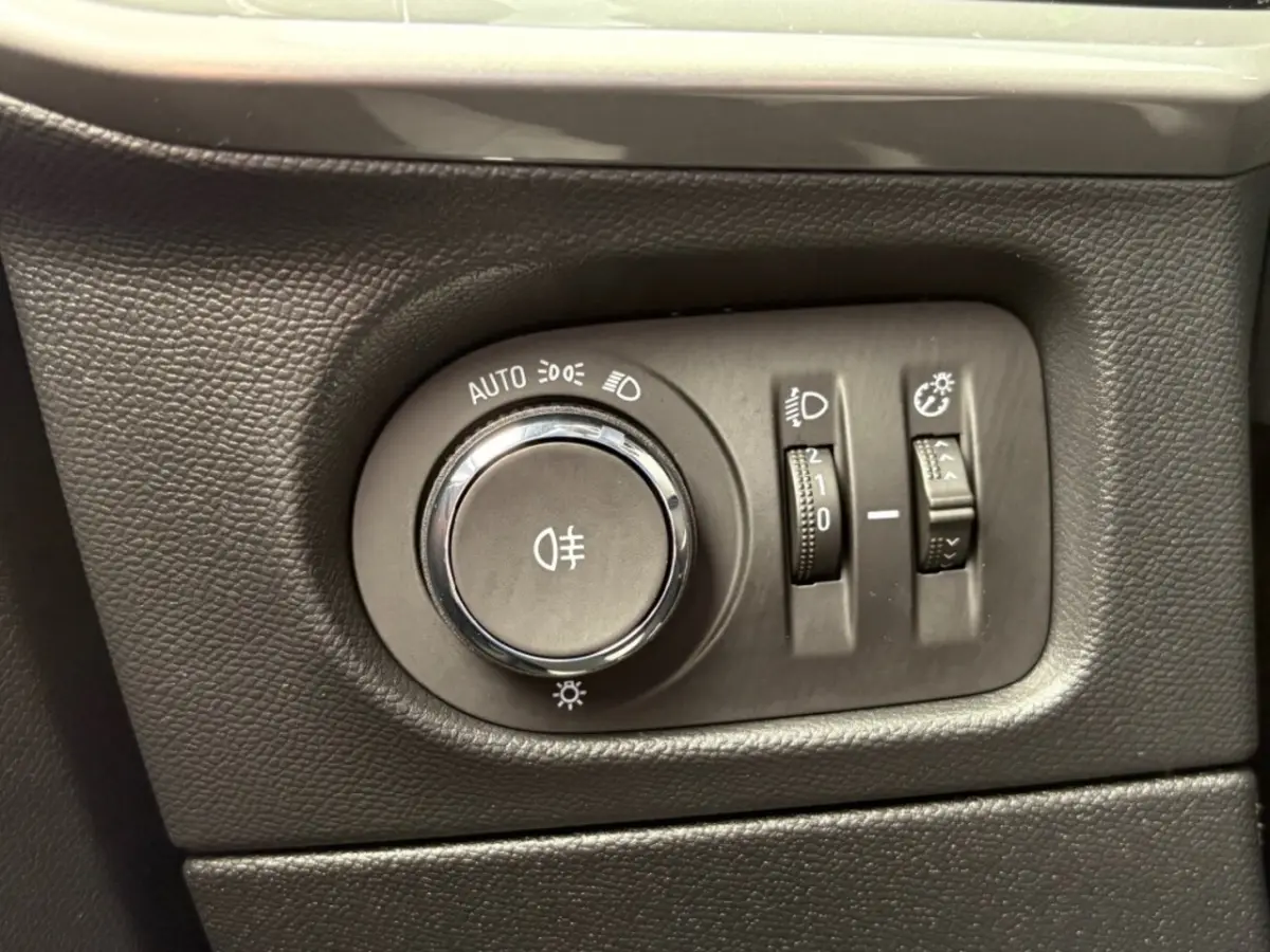 1.2 TURBO AUT. 130PK GS-LINE LED NAVI CAMERA CARPLAY AIRCO