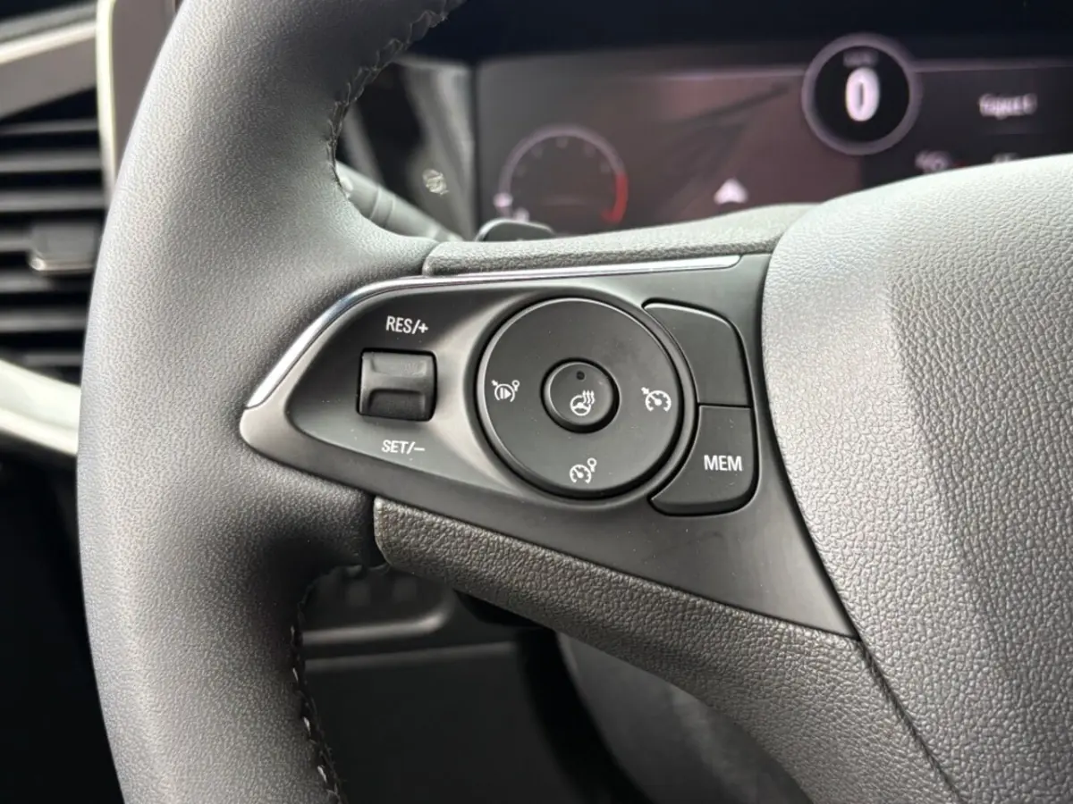 1.2 TURBO AUT. 130PK GS-LINE LED NAVI CAMERA CARPLAY AIRCO