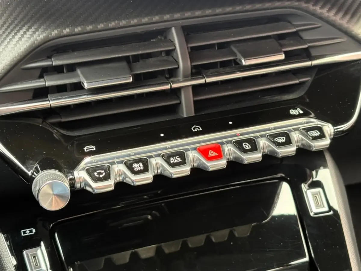 1.2 HYBRID AUT. GT LED NAVI CAMERA CARPLAY AIRCO LMV PDC