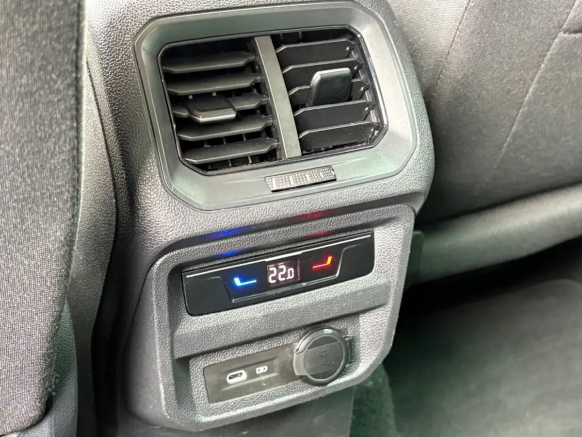 1.5 TSI ACT. FACELIFT LED DIGITALE-SCHERM NAVI CARPLAY CAMERA AIRCO LMV PDC