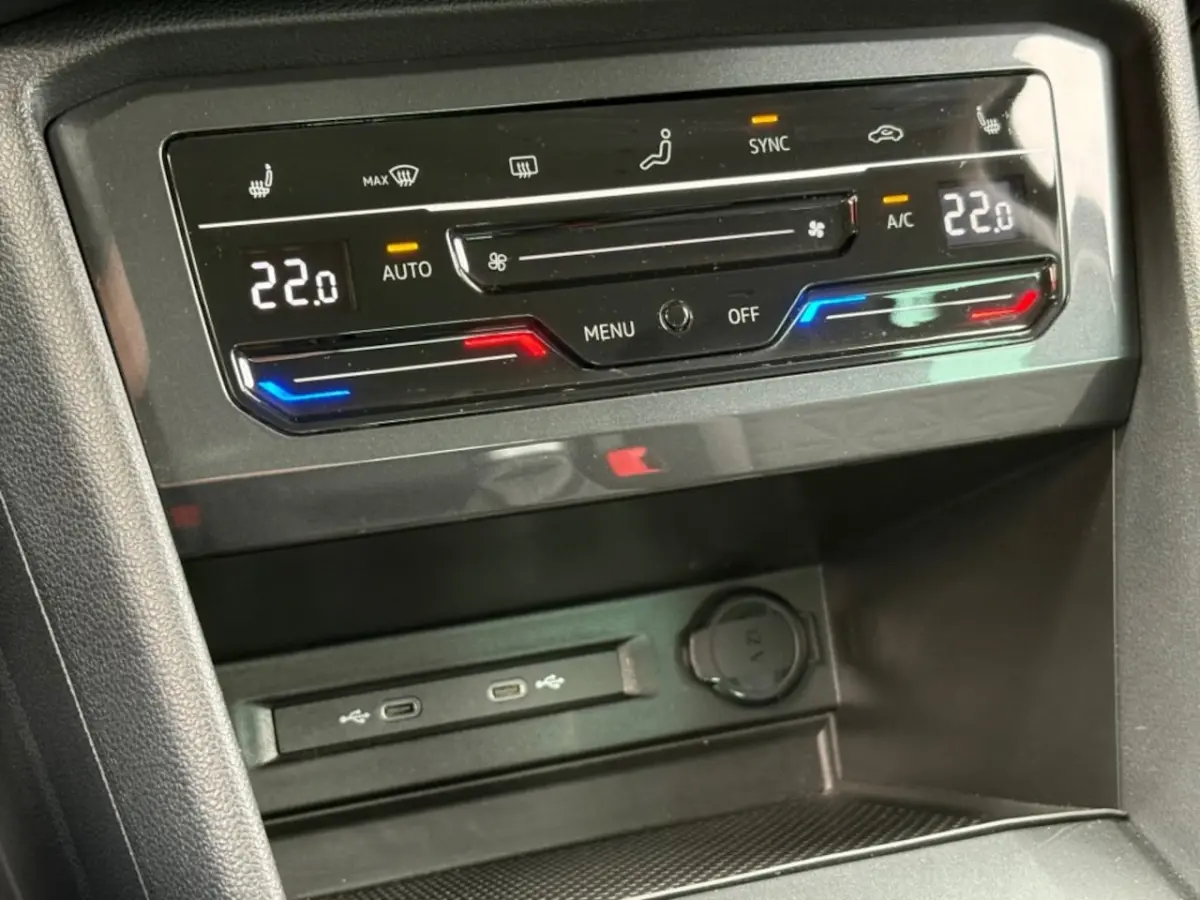 1.5 TSI ACT. FACELIFT LED DIGITALE-SCHERM NAVI CARPLAY CAMERA AIRCO LMV PDC