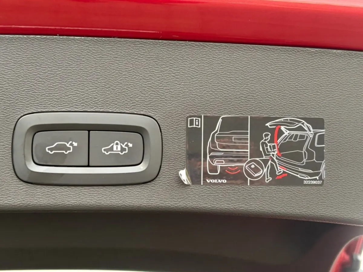 2.0 B4 MHEV R-DESIGN 197PK AUT. NAVI CAMERA CARPLAY