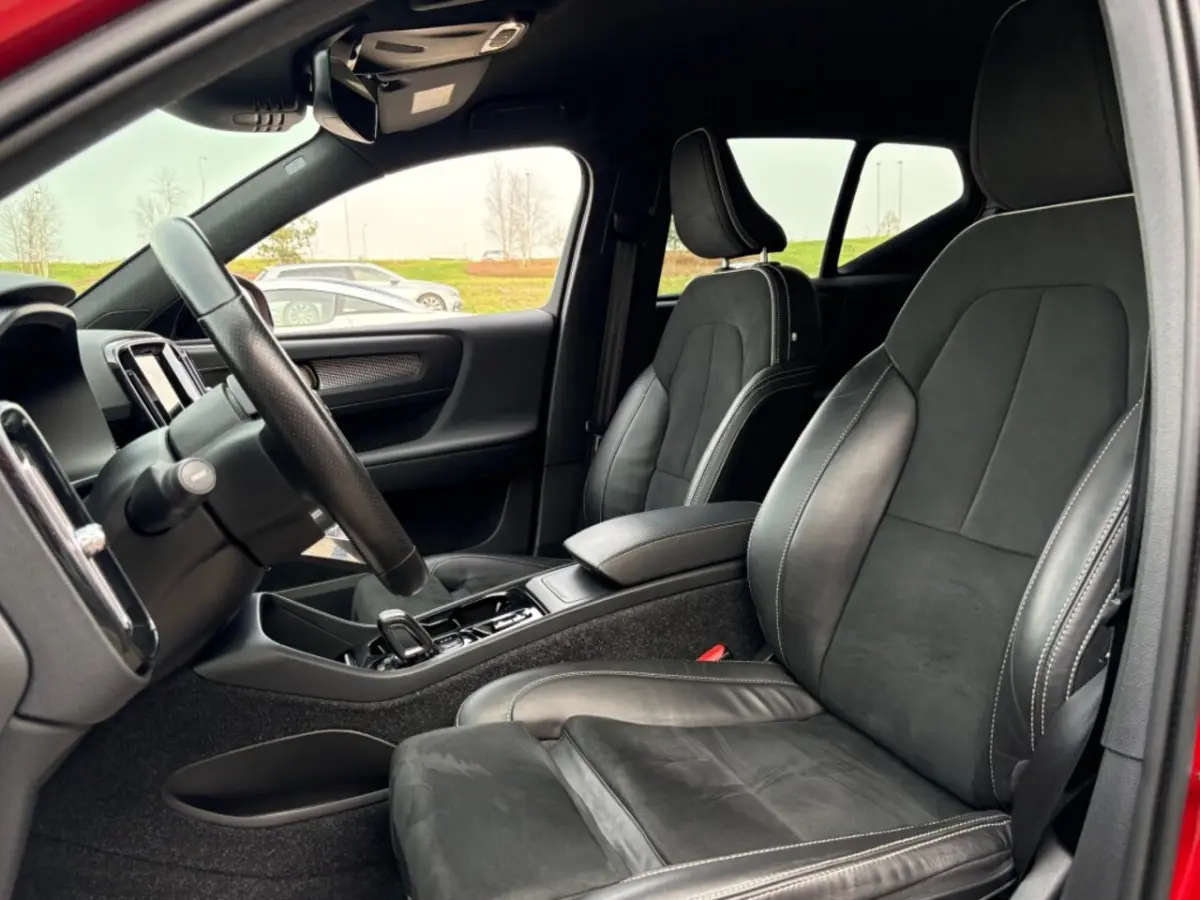 2.0 B4 MHEV R-DESIGN 197PK AUT. NAVI CAMERA CARPLAY