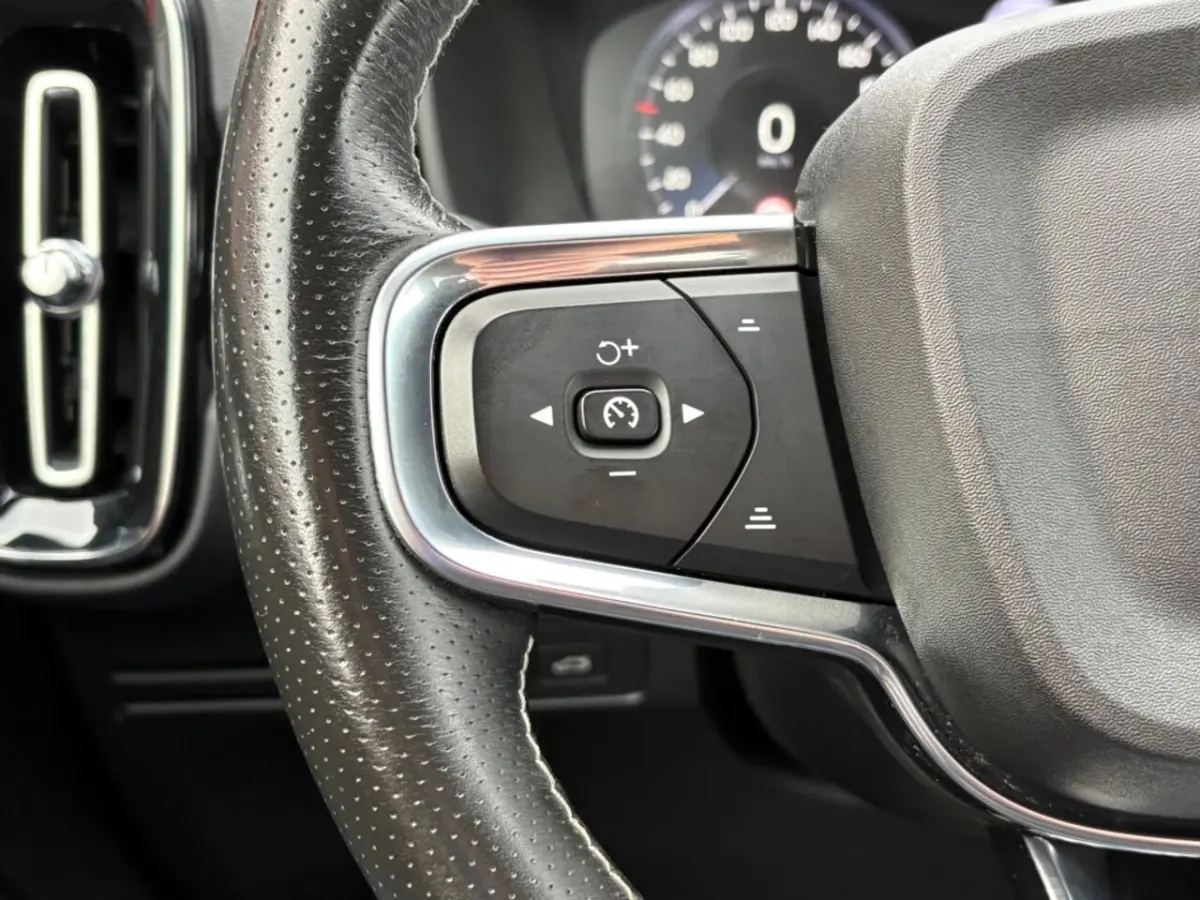 2.0 B4 MHEV R-DESIGN 197PK AUT. NAVI CAMERA CARPLAY