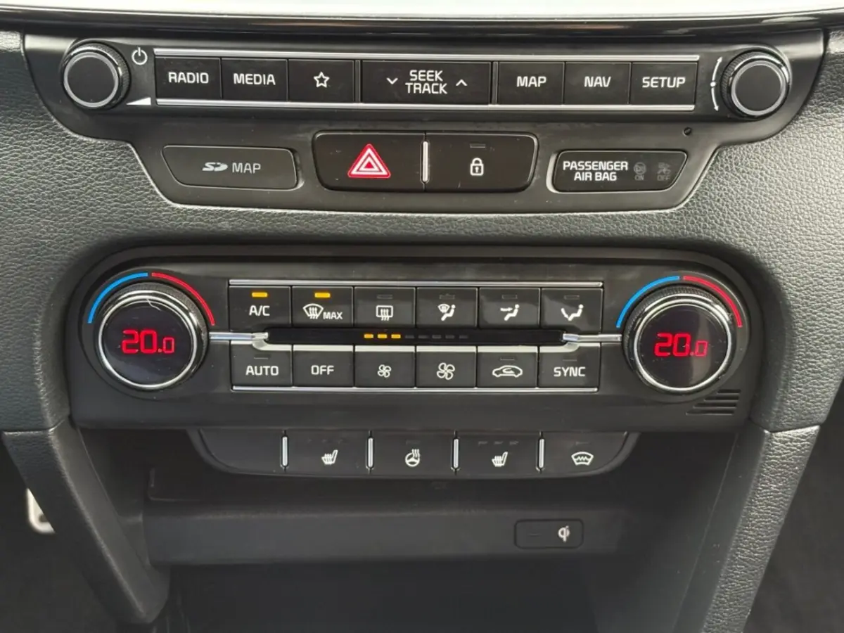 1.4 T-GDI AUT. 140PK GT-LINE LED NAVI CAMERA CARPLAY AIRCO LMV PDC