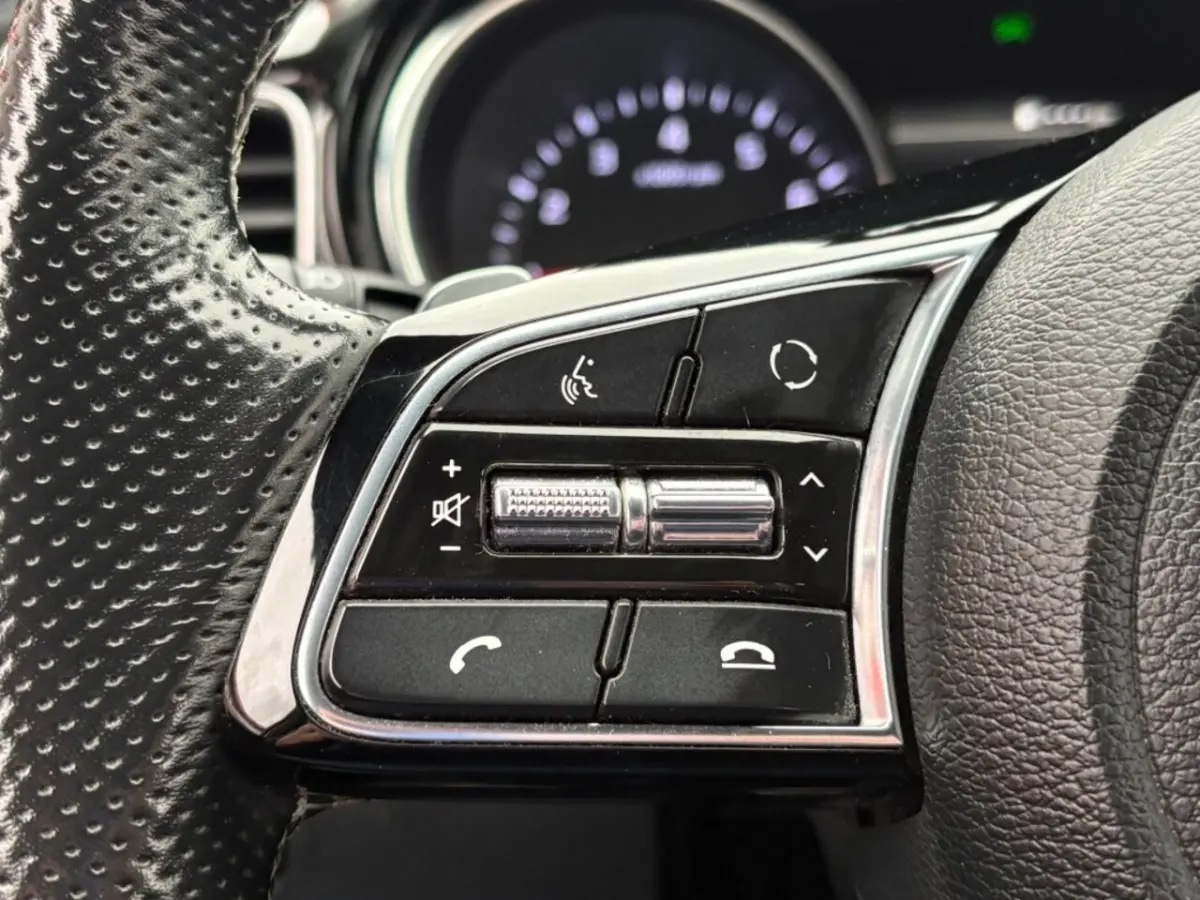 1.4 T-GDI AUT. 140PK GT-LINE LED NAVI CAMERA CARPLAY AIRCO LMV PDC