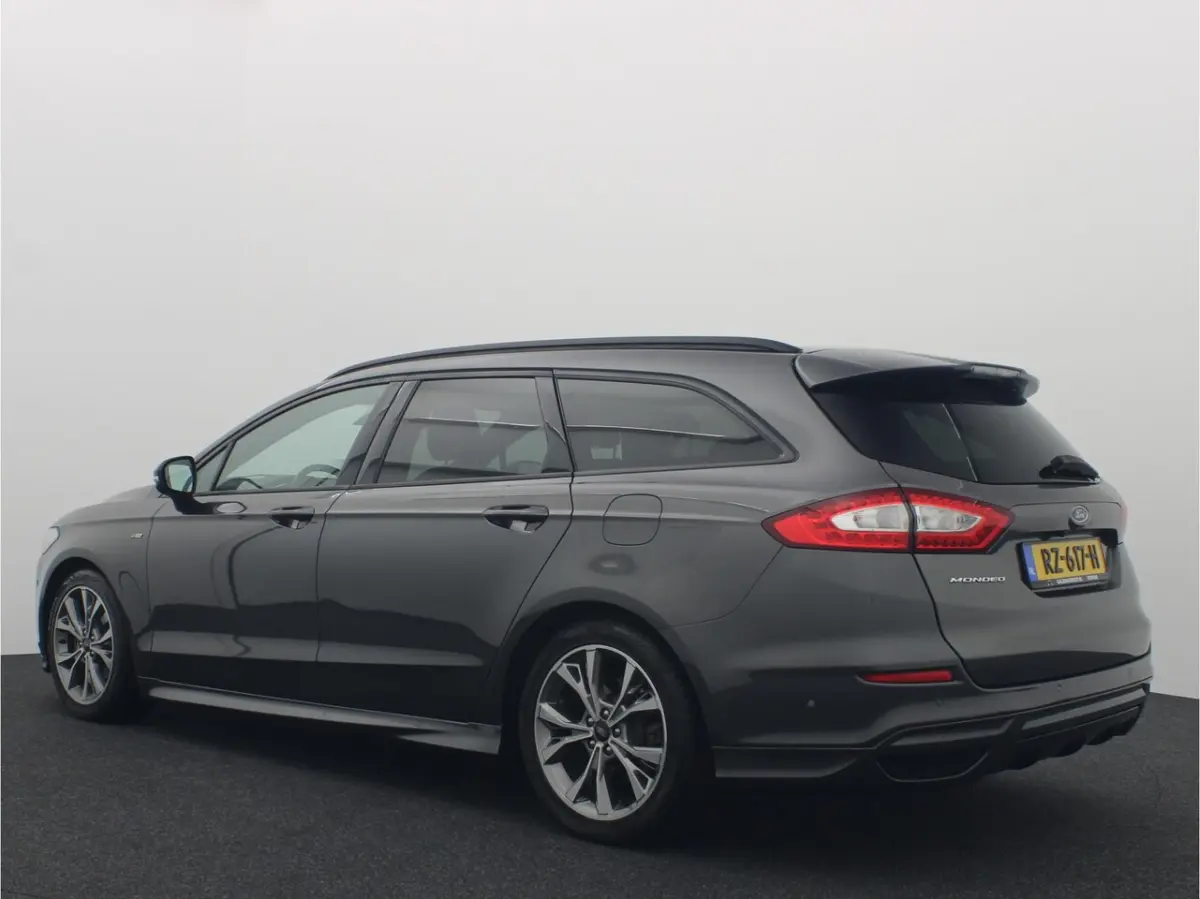 Wagon 1.5 ST Line CAMERA / STOELVERW / STUURVERW / CARPLAY / KEYLESS / NAVI / CLIMA / PDC
