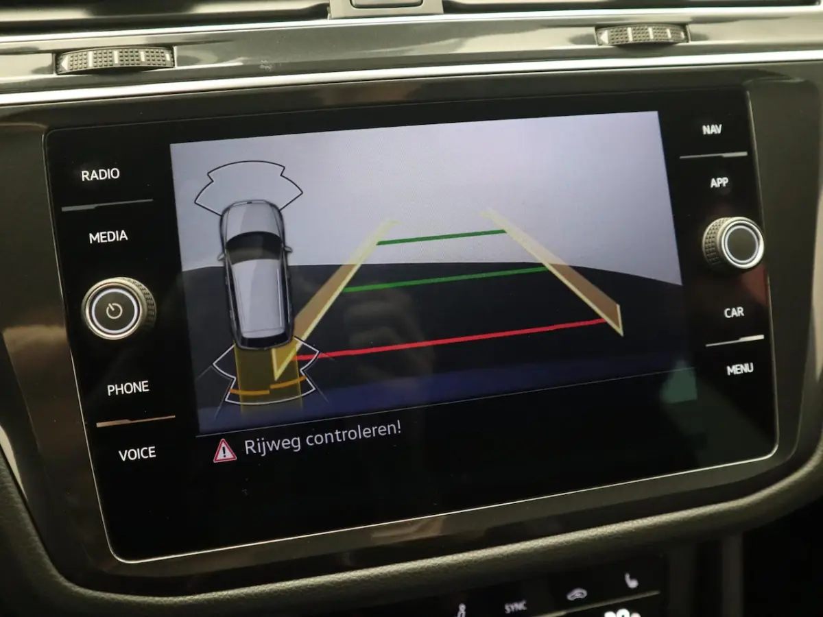 1.5 TSI R-Line Business+ FULL LED / SFEER / LAPIZ BLUE / CAMERA / CARPLAY / STOELVERW / KE