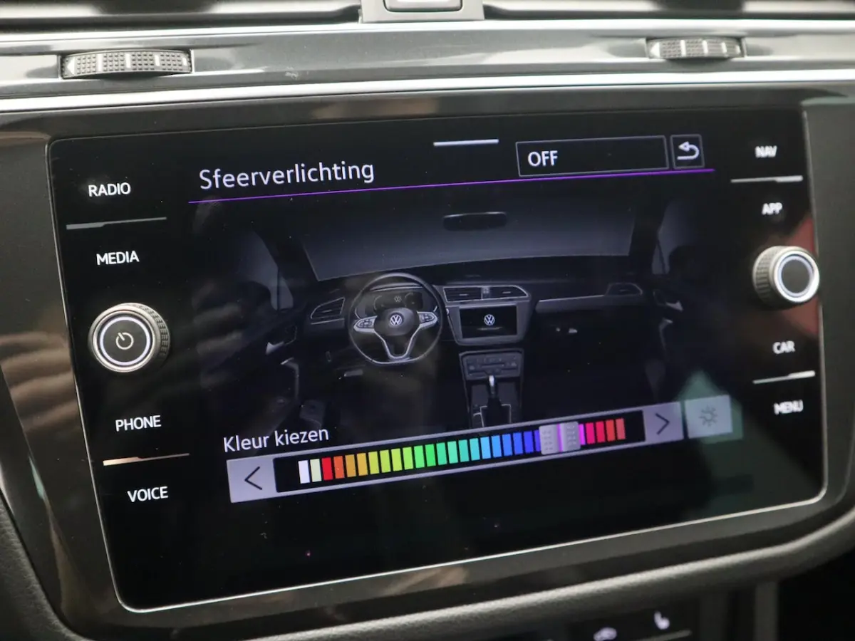1.5 TSI R-Line Business+ FULL LED / SFEER / LAPIZ BLUE / CAMERA / CARPLAY / STOELVERW / KE