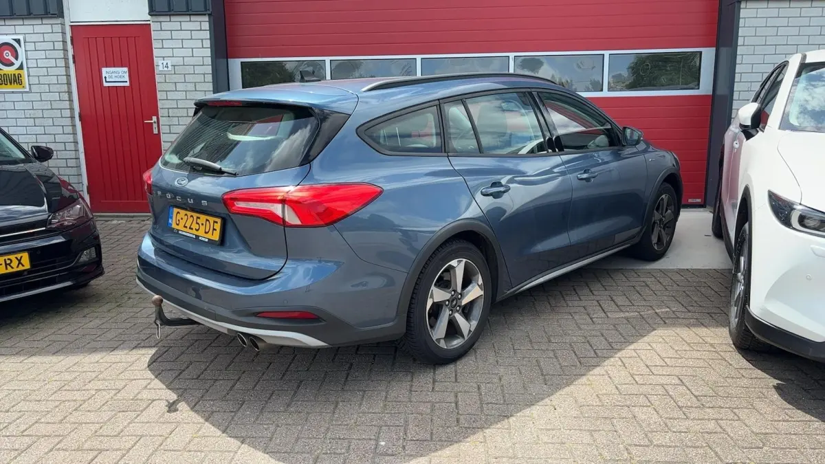 1.0 EcoBoost Active Business TREKHAAK / KEYLESS / CAMERA / CARPLAY / ACC / STOELVERW / STU