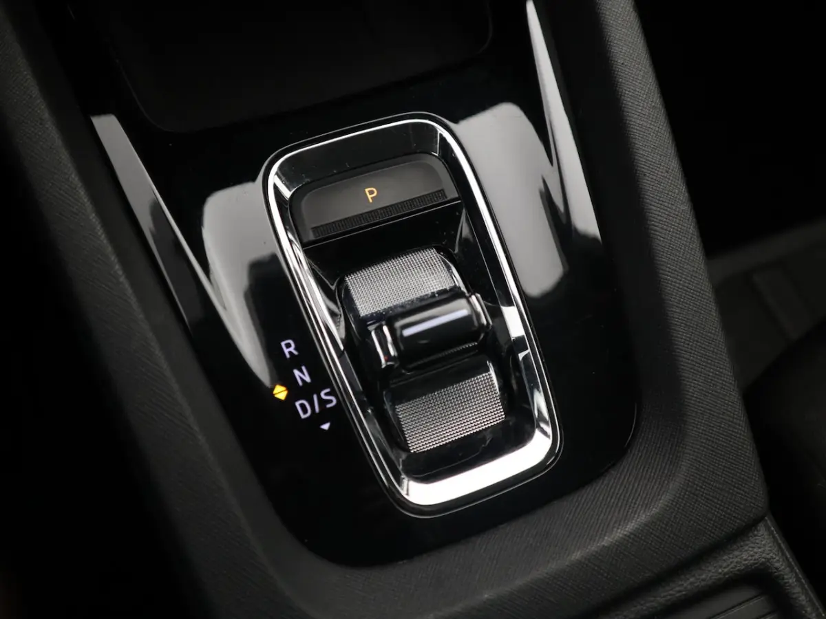 1.0 e-TSI Business Edition AUTOMAAT / TREKHAAK / CLIMA / CARPLAY / FULL LED / PDC / BLUETO