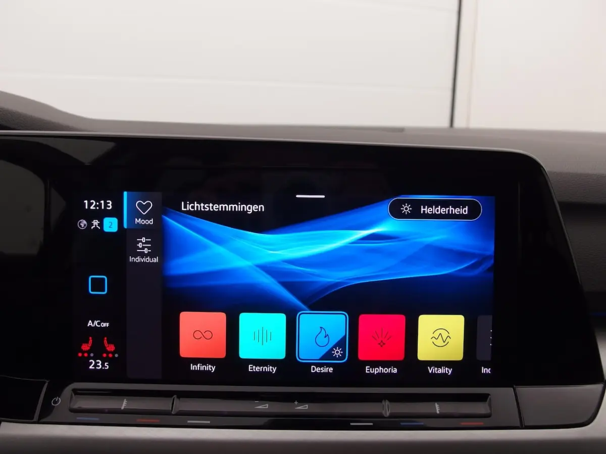 1.5 eTSI Life Business AUTOMAAT / TREKHAAK / FULL LED / CARPLAY / STOELVERW / STUURVERW /