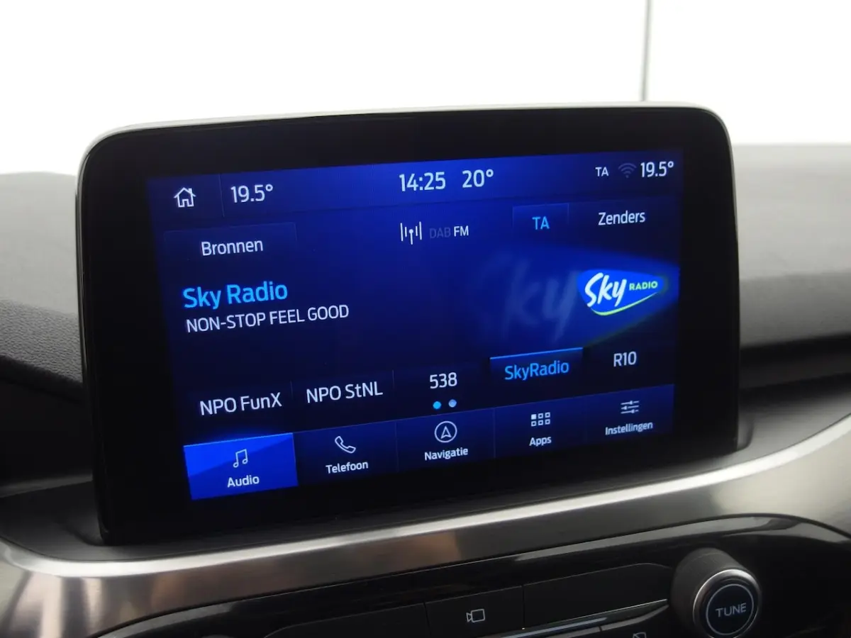 1.5 EcoBoost Titanium 1800KG TREKGEW / 360GR CAMERA / KEYLESS / NAVI / CARPLAY / DAB+ / AC