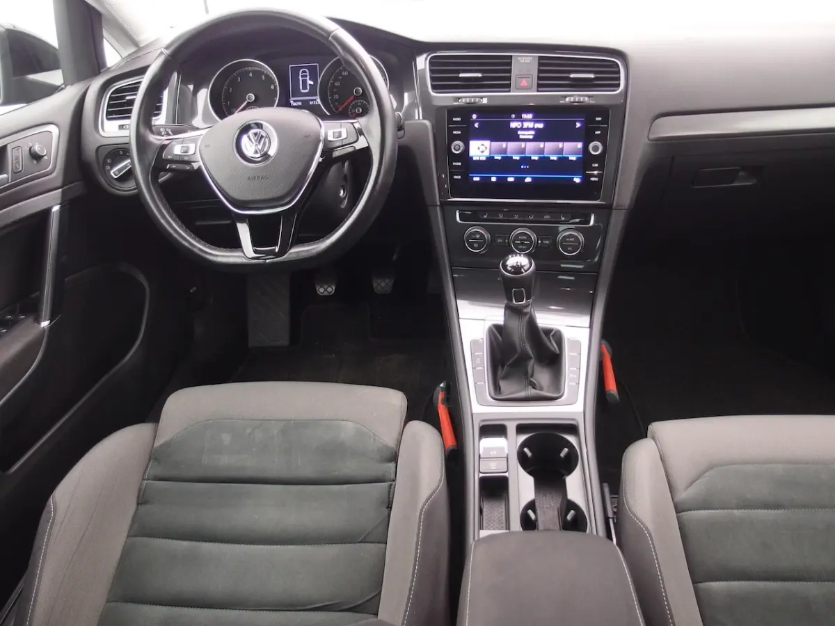 1.5 TSI Comfortline Business TREKHAAK / NAVI / CLIMA / PDC / CARPLAY / DAB+ / ACC / NL-AUT