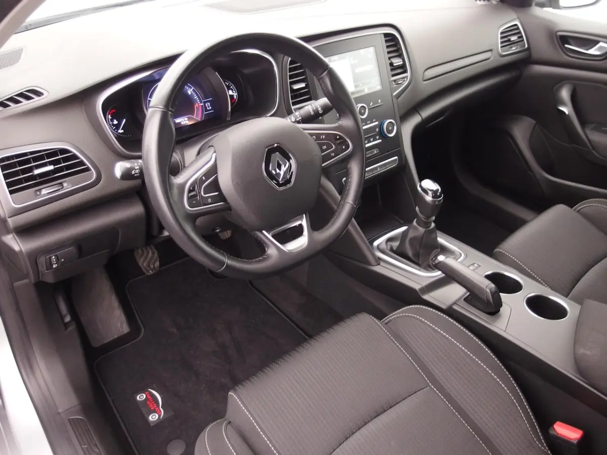 1.3 TCe Zen TREKHAAK / CARPLAY / NAVI / CLIMA / PDC / DAB+ / BLUETOOTH / CRUISE / NL-AUTO