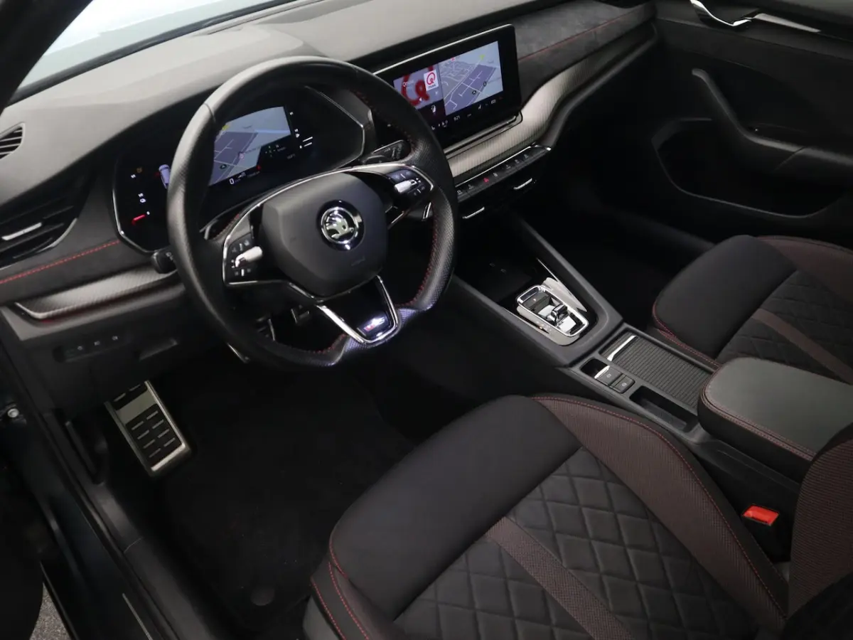 1.4 TSI RS iV PHEV Business AUTOMAAT / PANORAMADAK / FULL LED / KEYLESS / STOELVERW / STUU