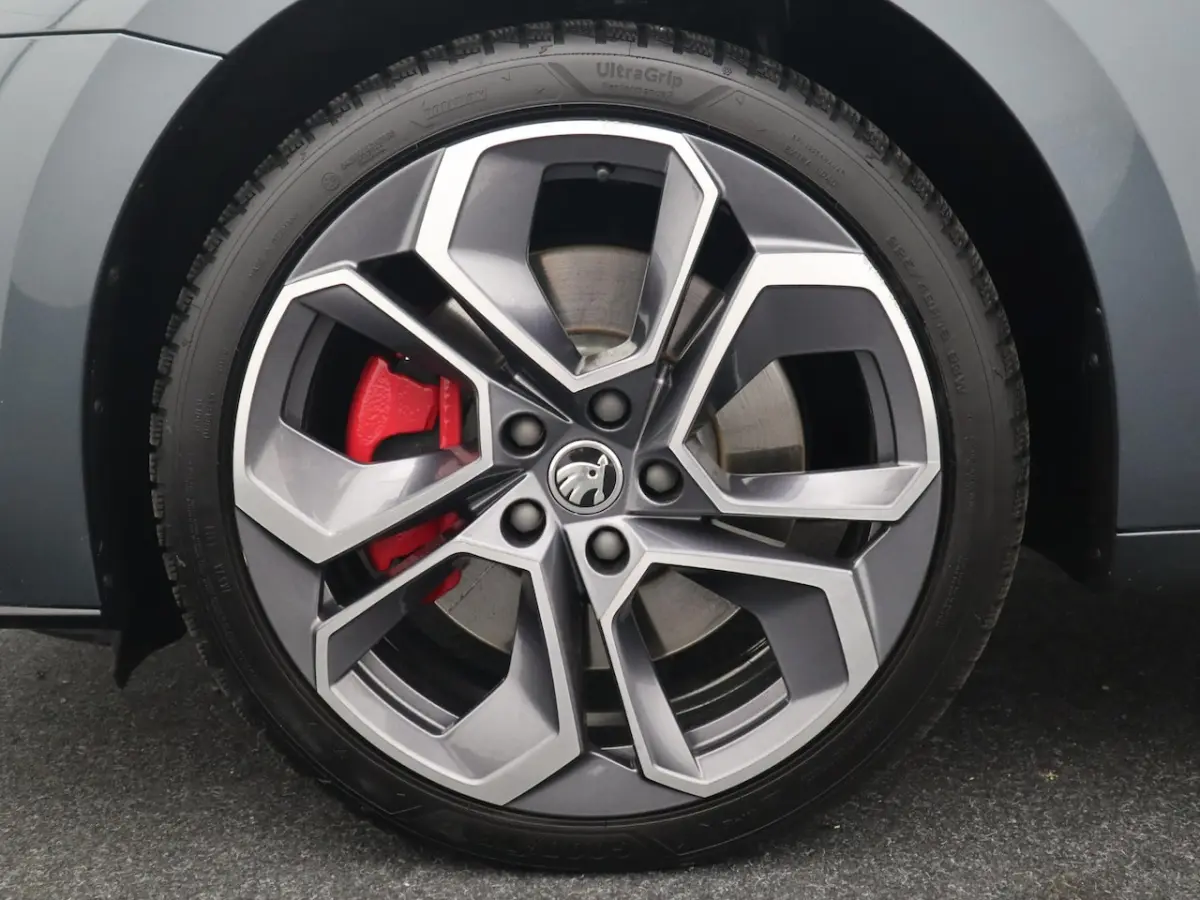 1.4 TSI RS iV PHEV Business AUTOMAAT / PANORAMADAK / FULL LED / KEYLESS / STOELVERW / STUU