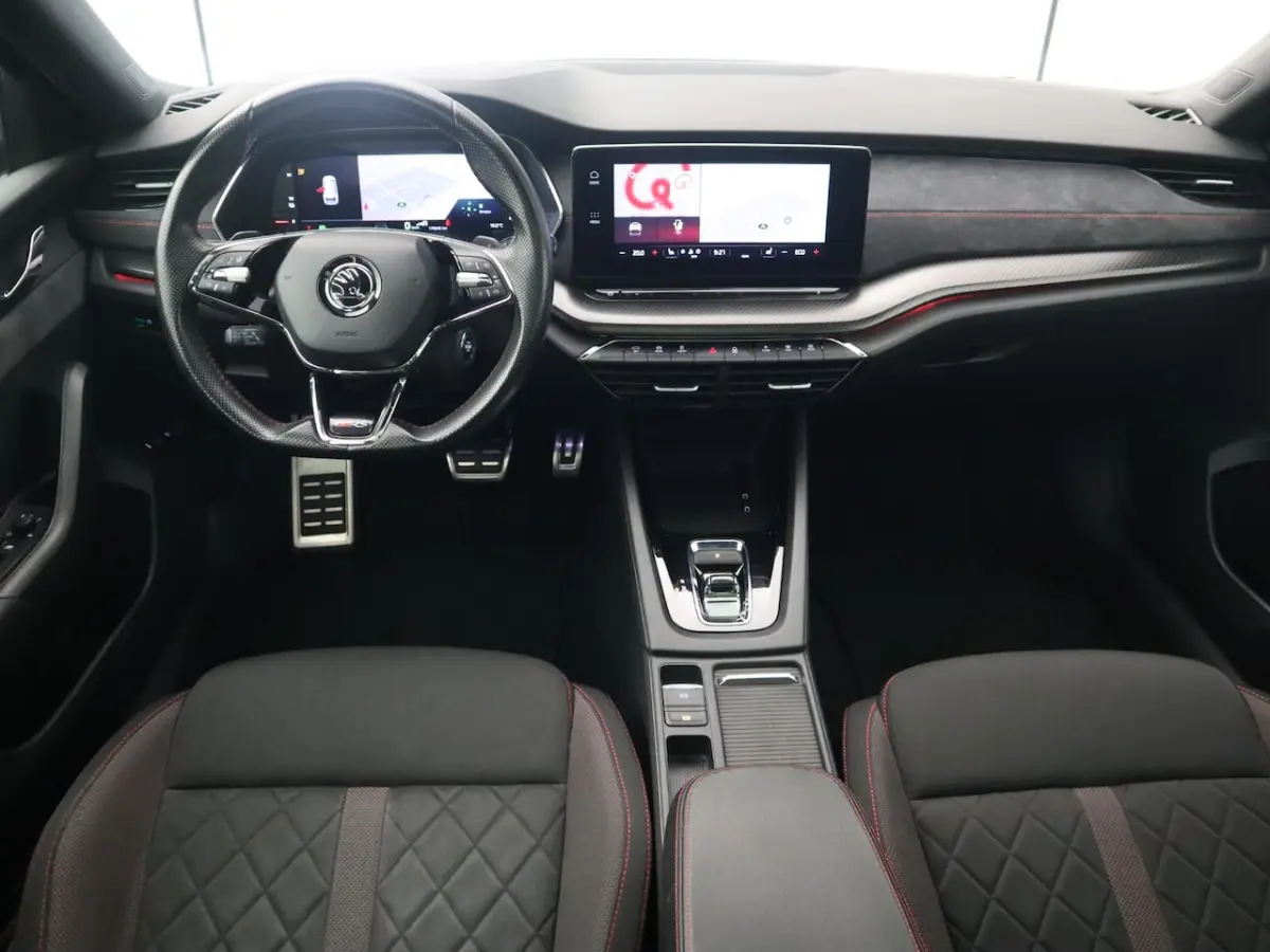 1.4 TSI RS iV PHEV Business AUTOMAAT / PANORAMADAK / FULL LED / KEYLESS / STOELVERW / STUU