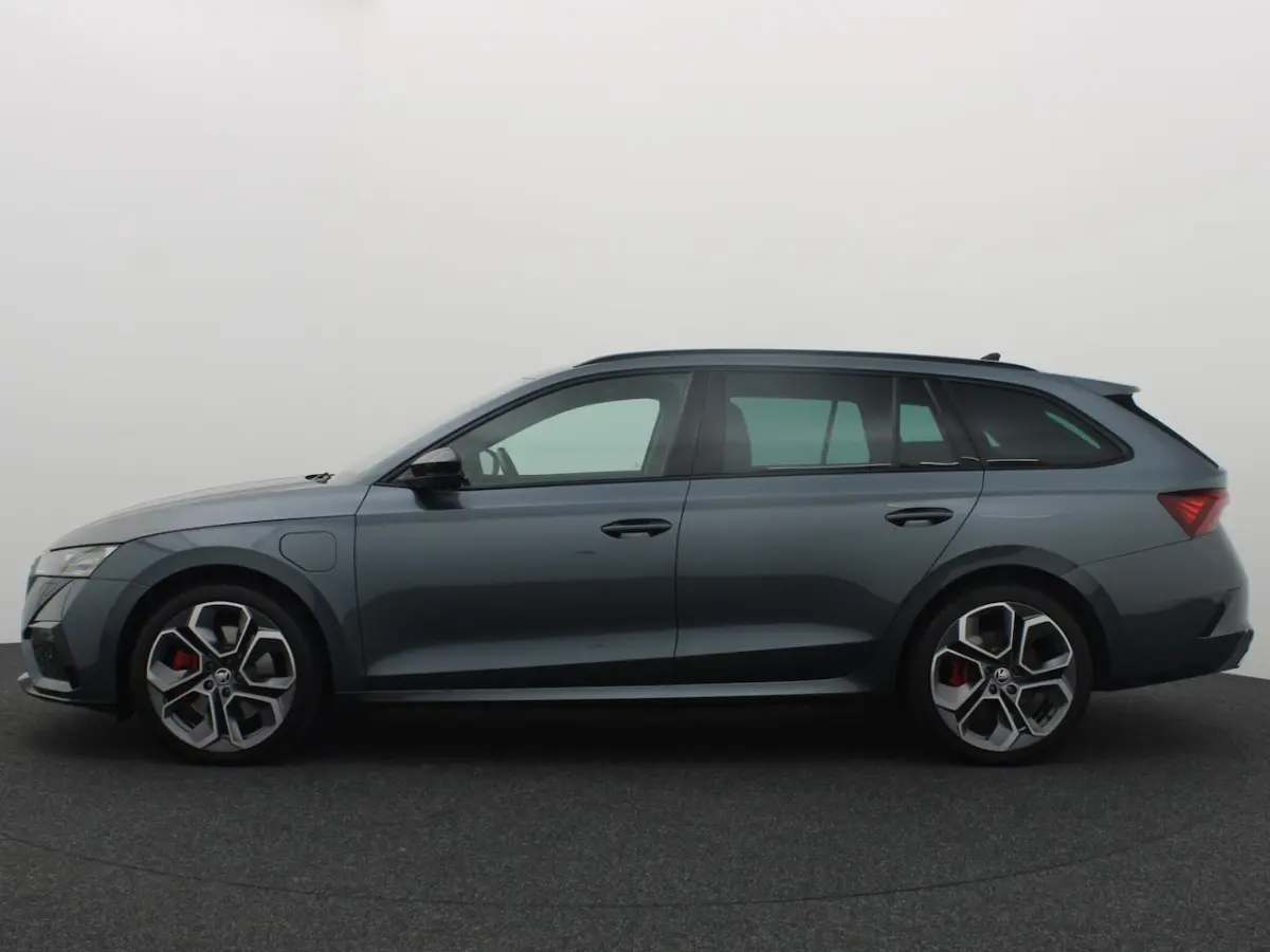 1.4 TSI RS iV PHEV Business AUTOMAAT / PANORAMADAK / FULL LED / KEYLESS / STOELVERW / STUU