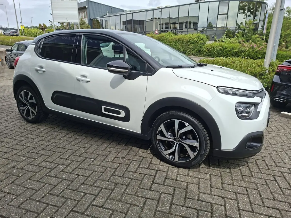 1.2 PureTech Shine / navigatie / camera / automaat / car play / cruise control / stoelverw