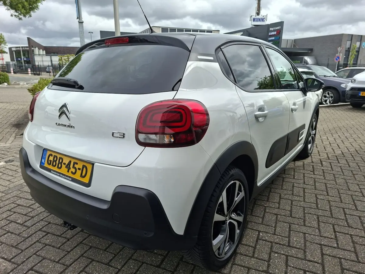 1.2 PureTech Shine / navigatie / camera / automaat / car play / cruise control / stoelverw
