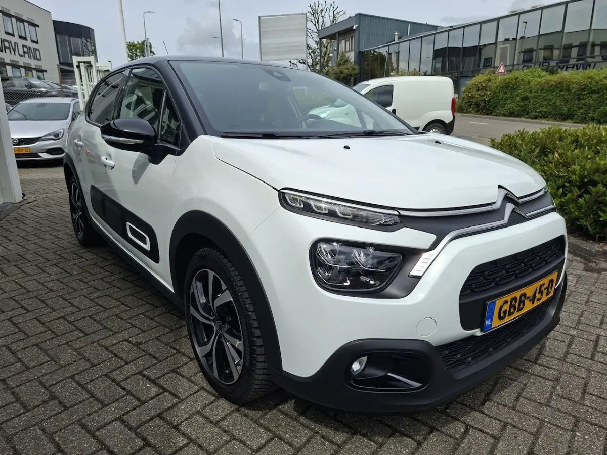 1.2 PureTech Shine / navigatie / camera / automaat / car play / cruise control / stoelverw