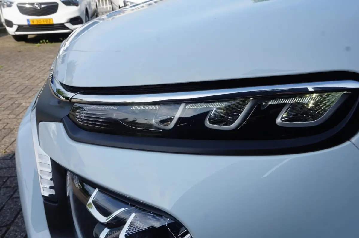 1.2 PureTech Shine / navigatie / camera / automaat / car play / cruise control / stoelverw