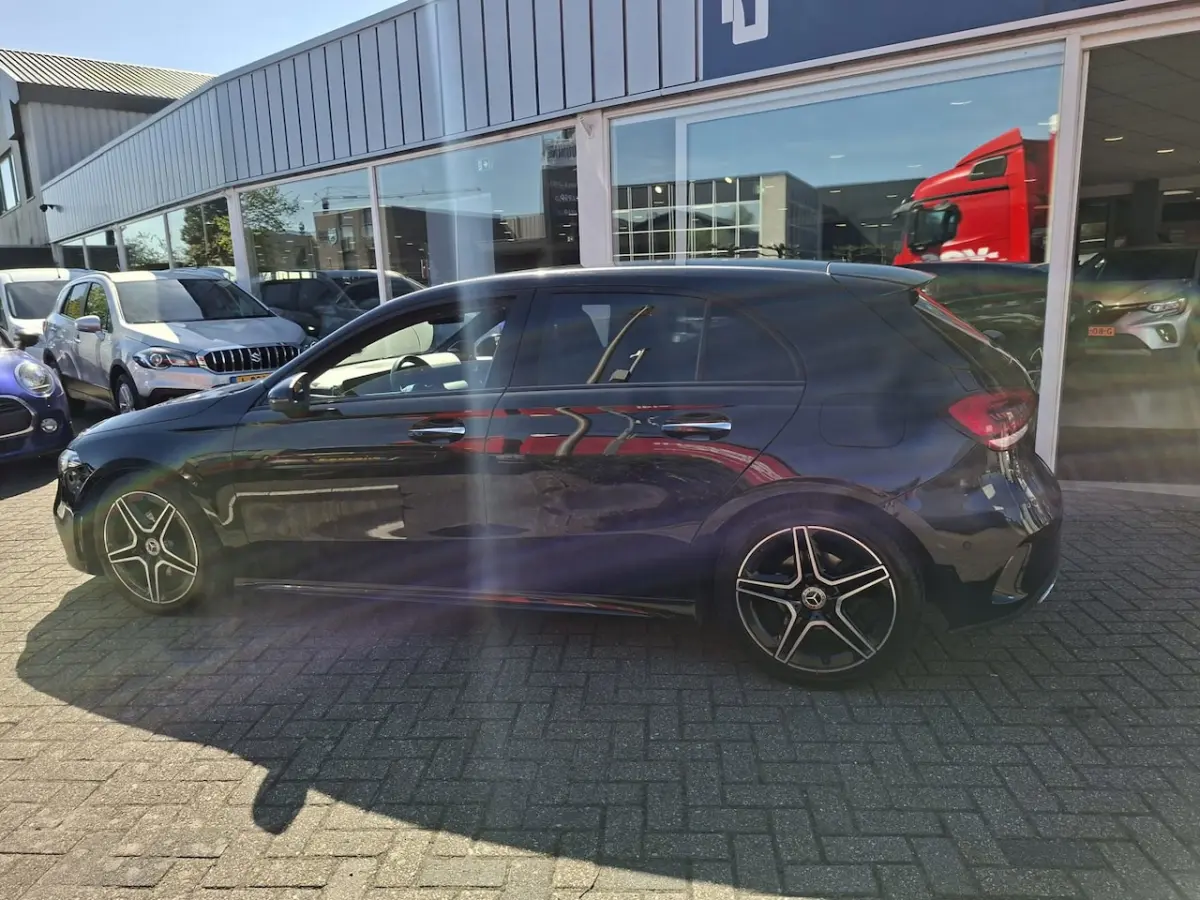 180 AMG Line / navigatie / camera / sfeerverlichting / keyless