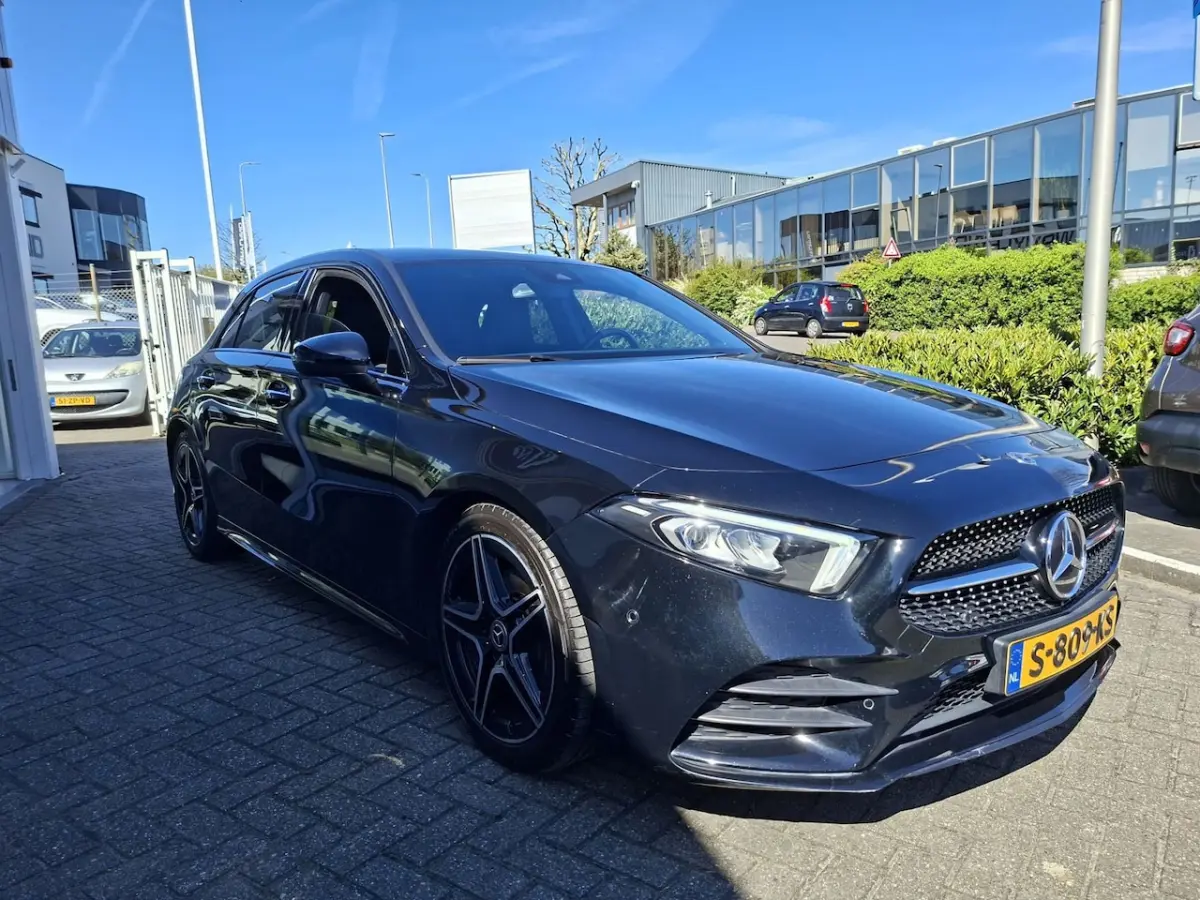 180 AMG Line / navigatie / camera / sfeerverlichting / keyless