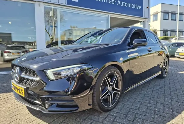180 AMG Line / navigatie / camera / sfeerverlichting / keyless