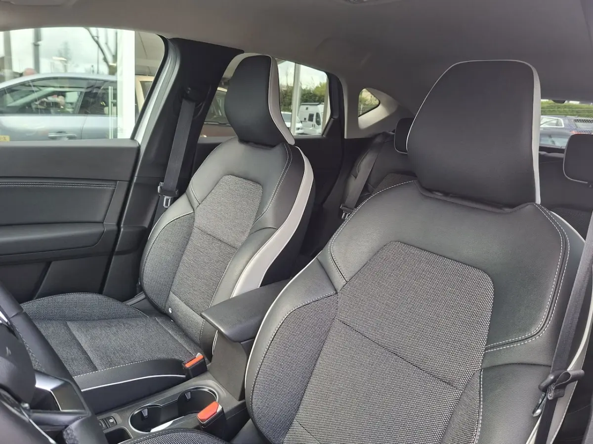 1.3 mild hybrid techno Automaat Camera | Climate | Cruise | Navi |