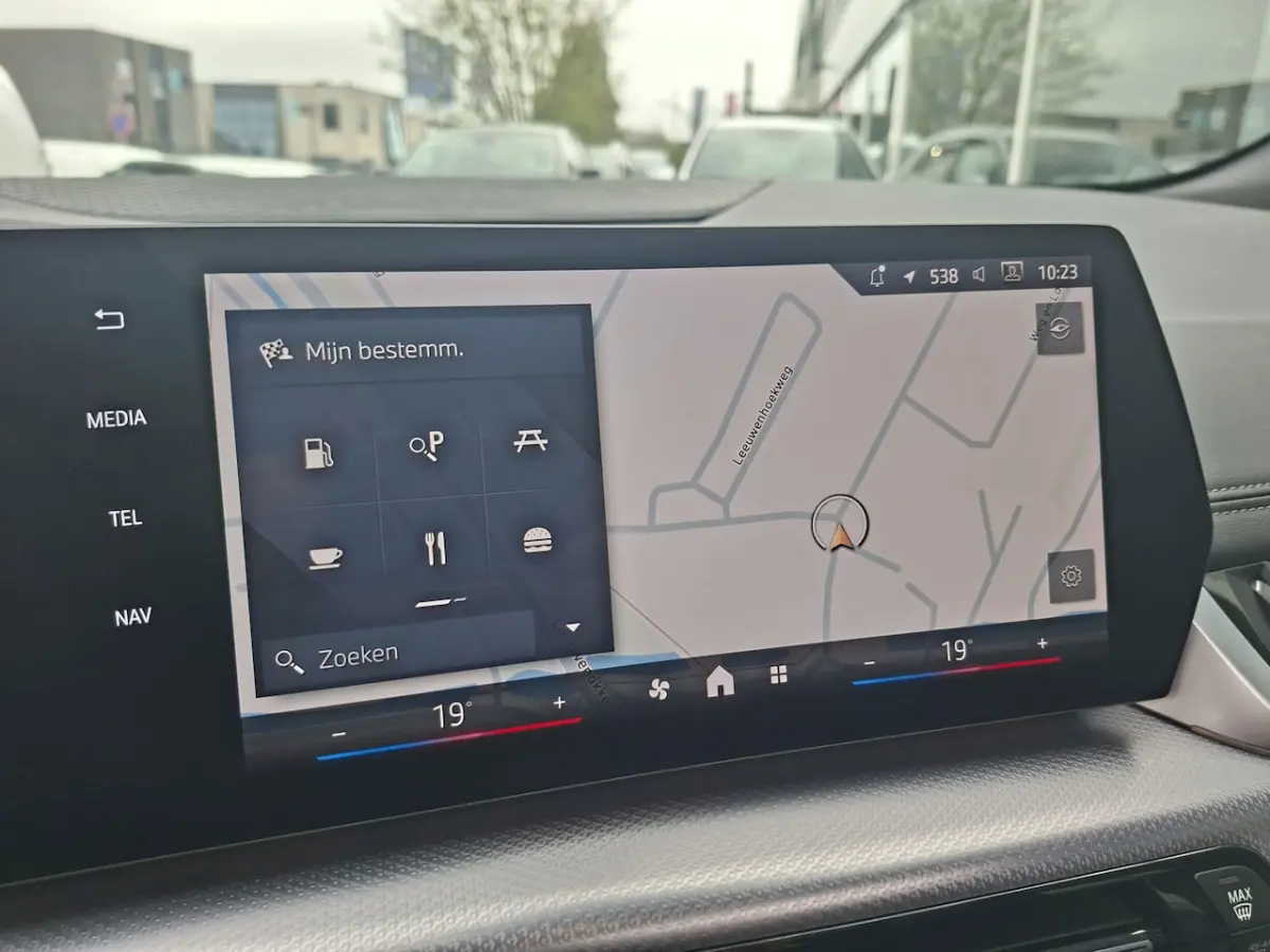 218i M- sport leer / camera / panoramadak / HD / navigatie / harman kardon