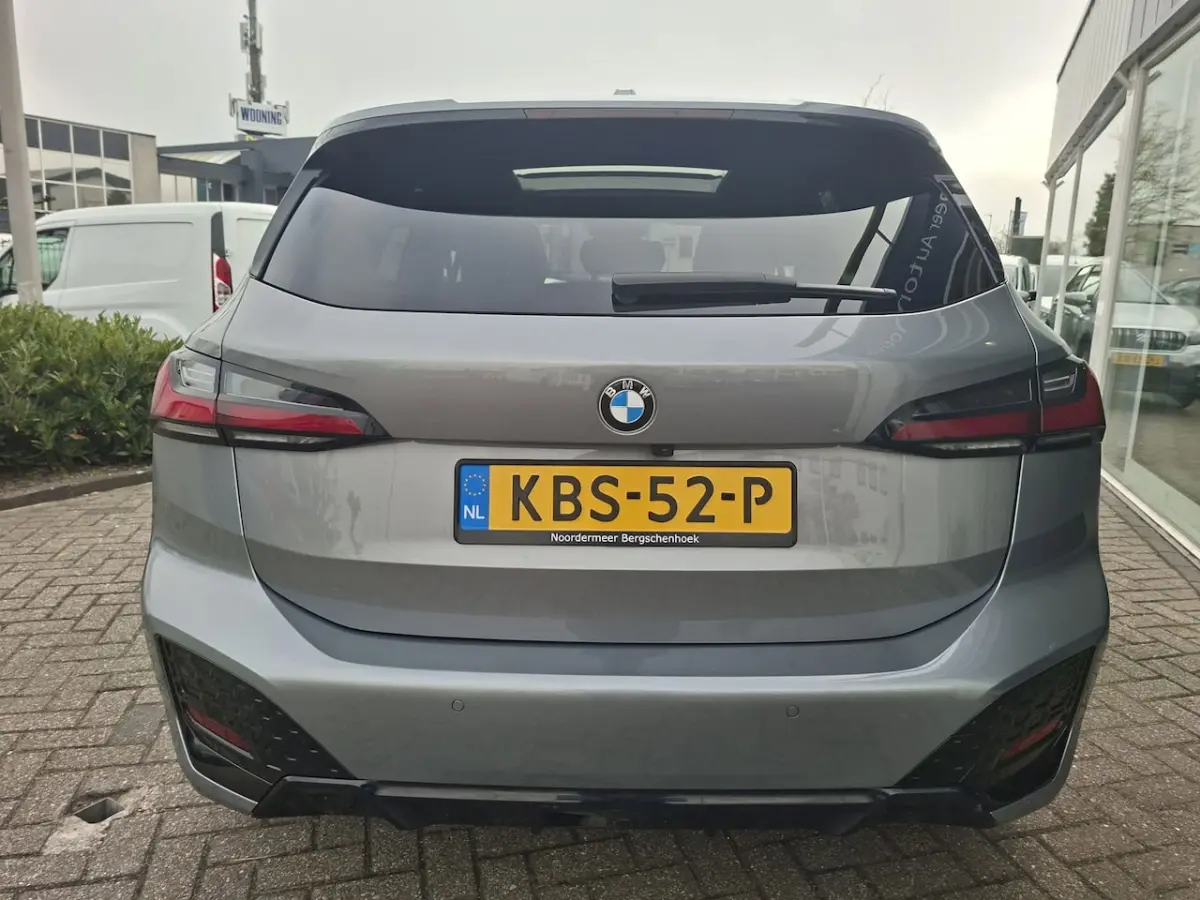 218i M- sport leer / camera / panoramadak / HD / navigatie / harman kardon