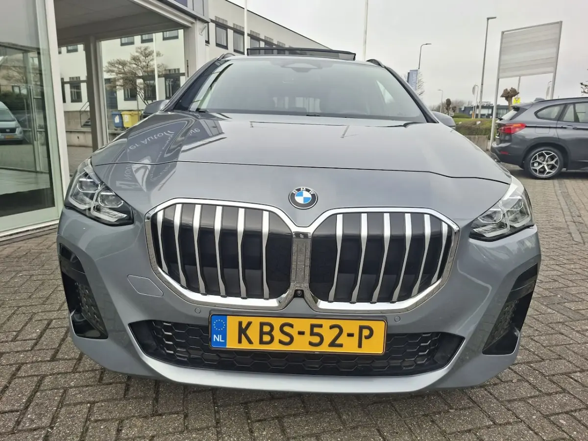218i M- sport leer / camera / panoramadak / HD / navigatie / harman kardon