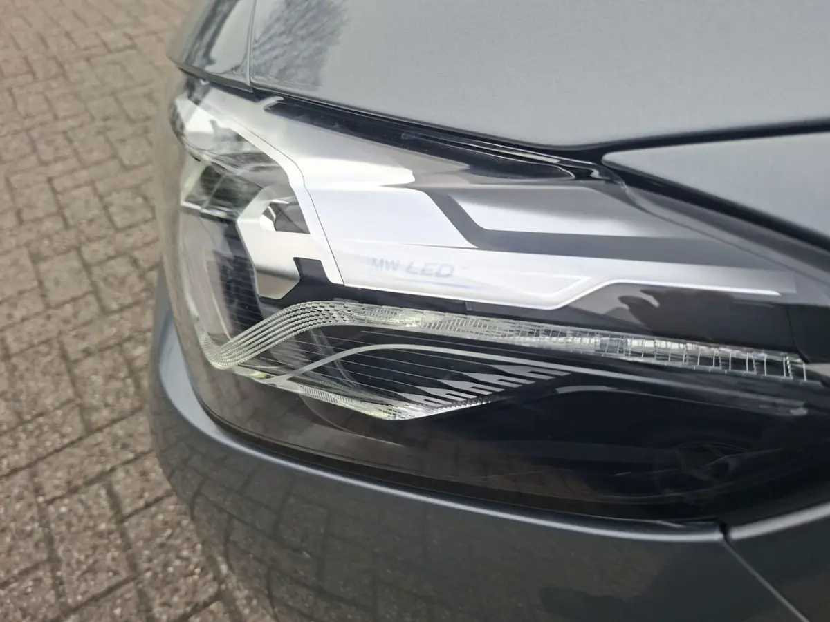 218i M- sport leer / camera / panoramadak / HD / navigatie / harman kardon