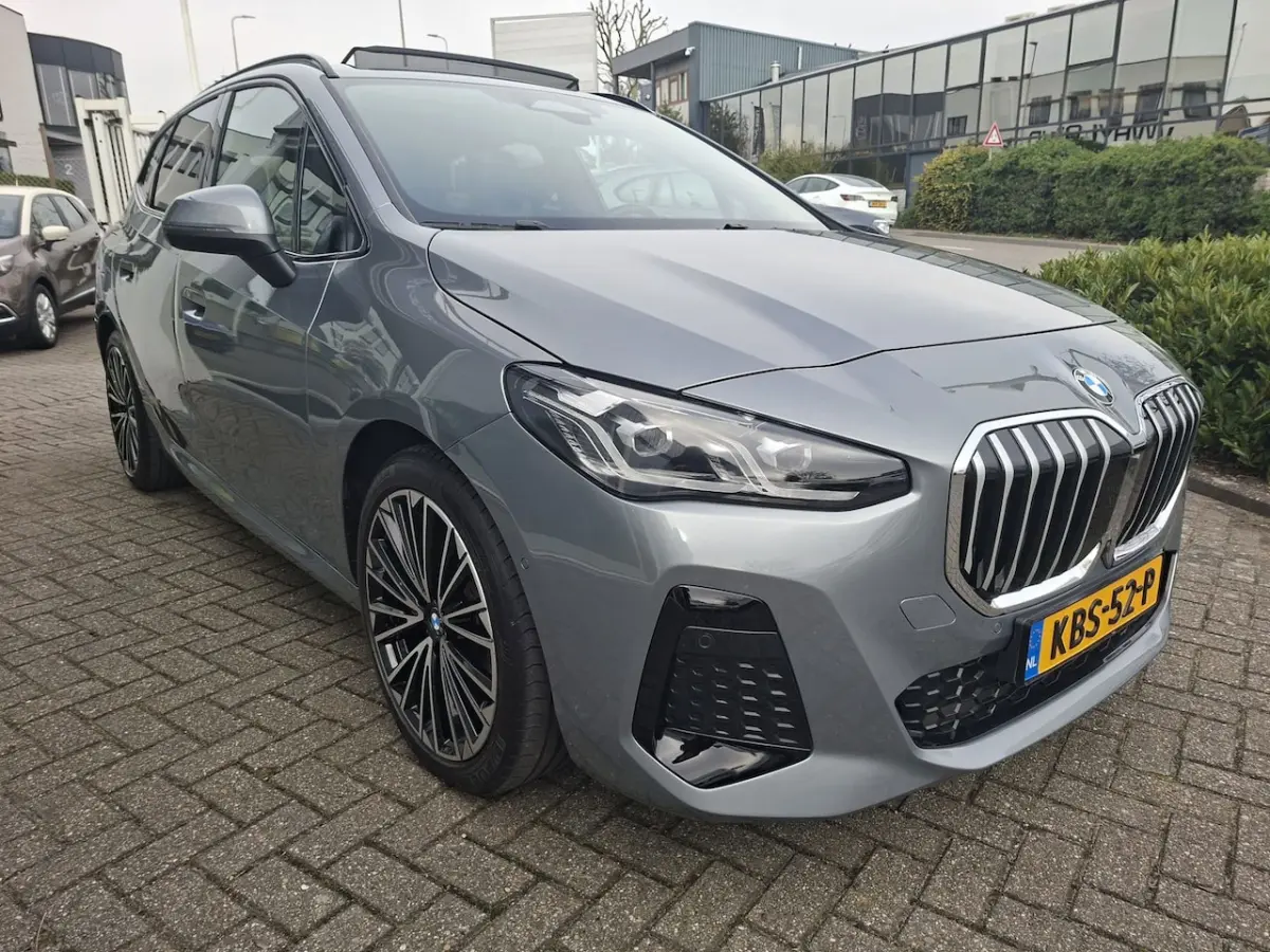 218i M- sport leer / camera / panoramadak / HD / navigatie / harman kardon