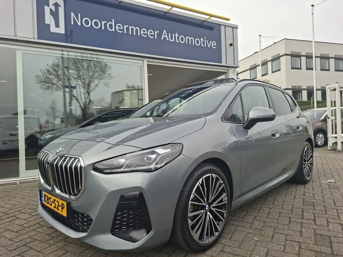 218i M- sport leer / camera / panoramadak / HD / navigatie / harman kardon