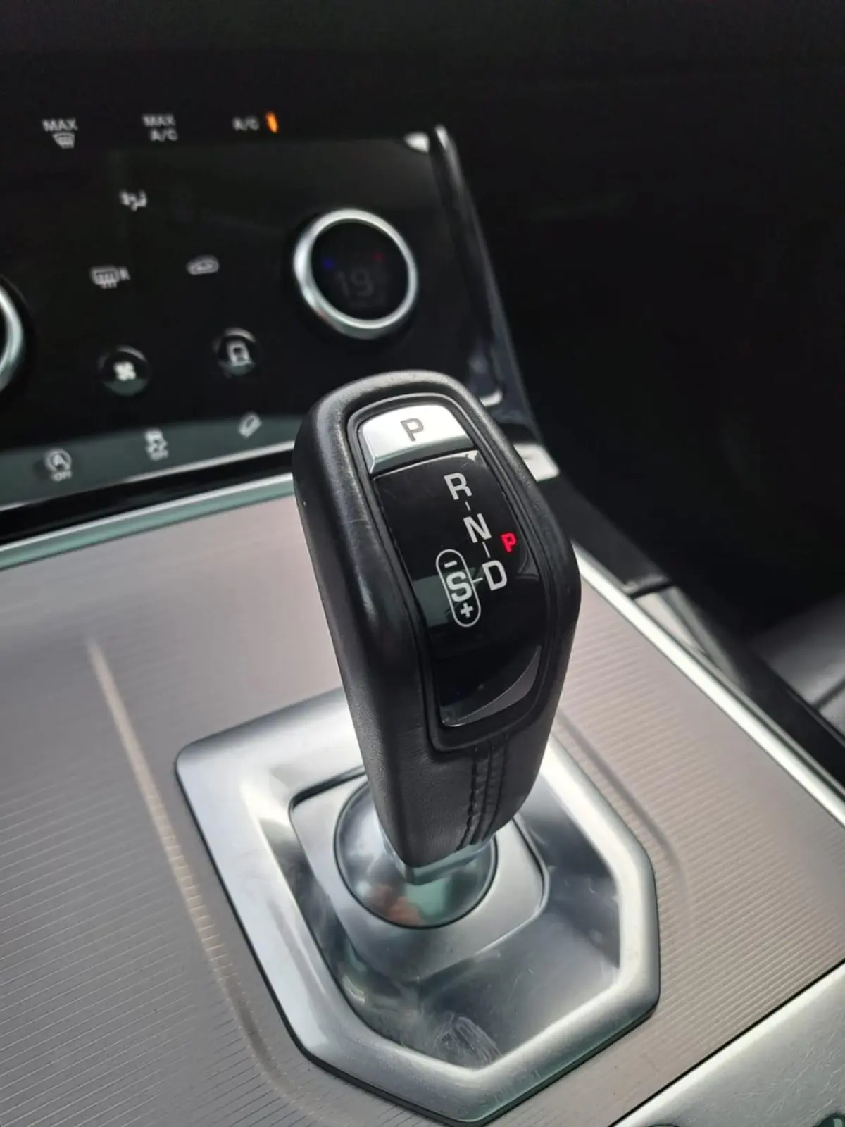 2.0 P200 AWD S leer / panoramadak / navigatie / camera