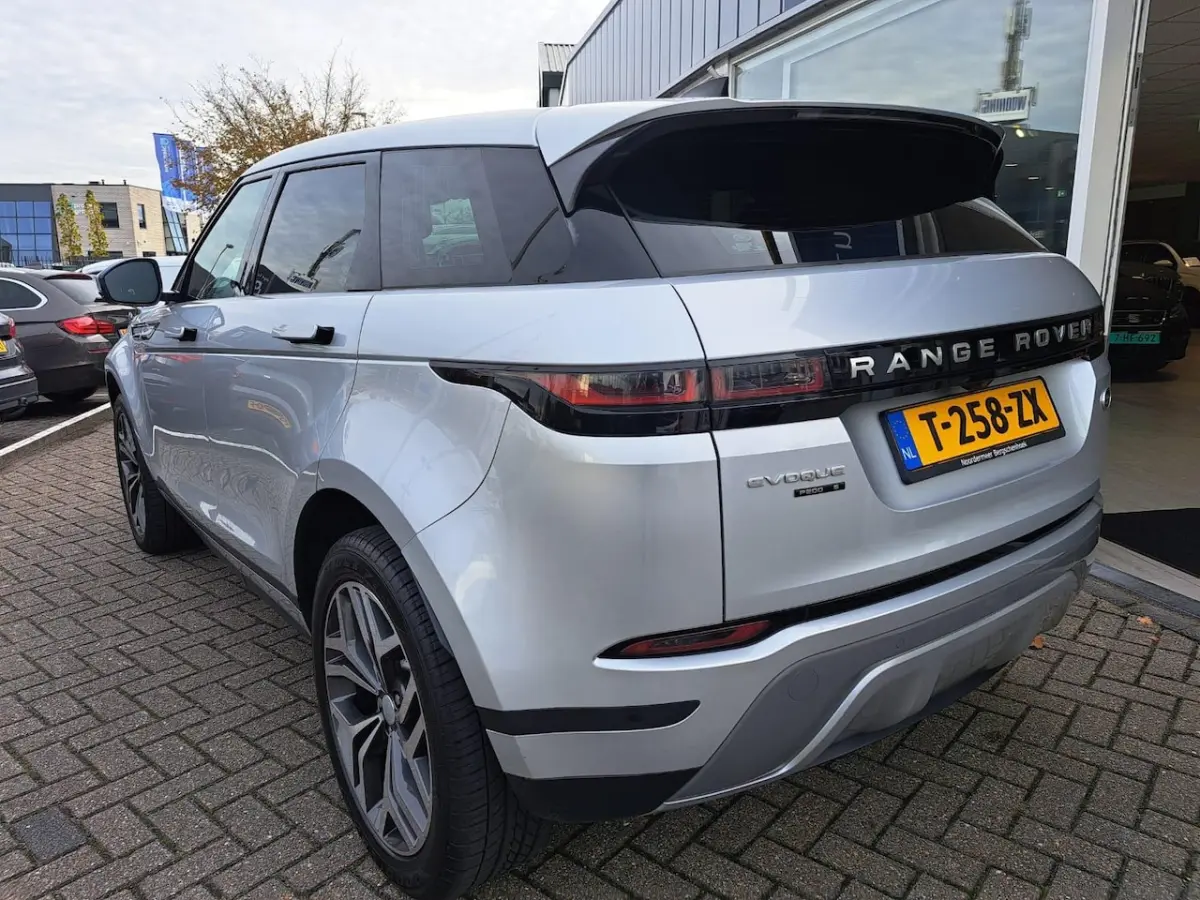 2.0 P200 AWD S leer / panoramadak / navigatie / camera